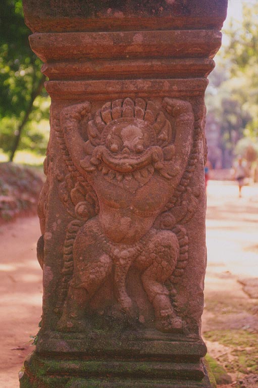 ANGKOR - Preah Khan - particolare di un bassorilievo della porta ovest