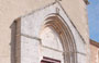 BONIFACIO. La facciata con portale ogivale sormontato da un frontone triangolare della Chiesa di St Dominique, rivela reminescenze romaniche