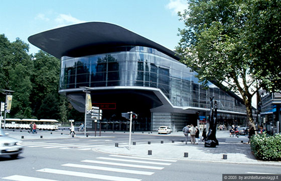 VALLE DELLA LOIRA - TURENNA - TOURS - Palazzo dei congressi - arch. Jean Nouvel - vista d'insieme