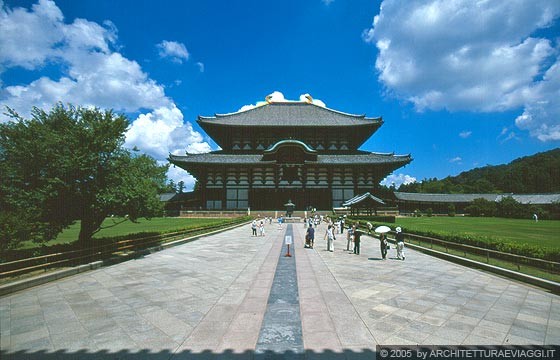 NARA - Todai-ji - Daibutsu-den hall