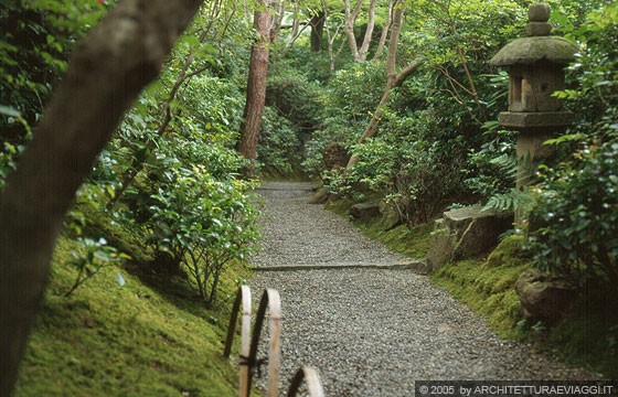 KYOTO - ARASHIYAMA - Sentieri sinuosi dove il paesaggio cambia ad ogni passo nel giardino OKOCHI SANCHO