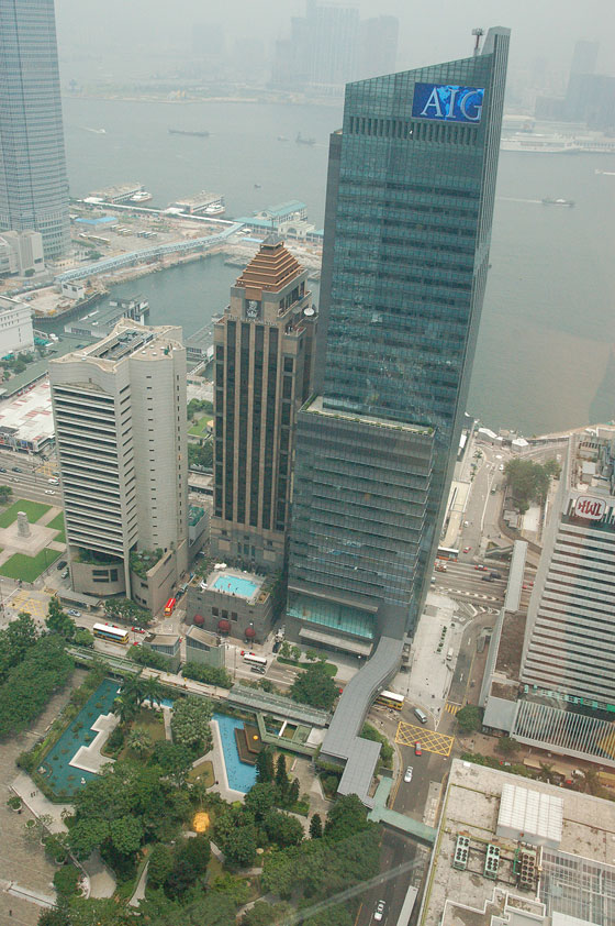 CENTRAL DISTRICT - Dal 43° piano della Bank of China Tower vista sui grattacieli circostanti