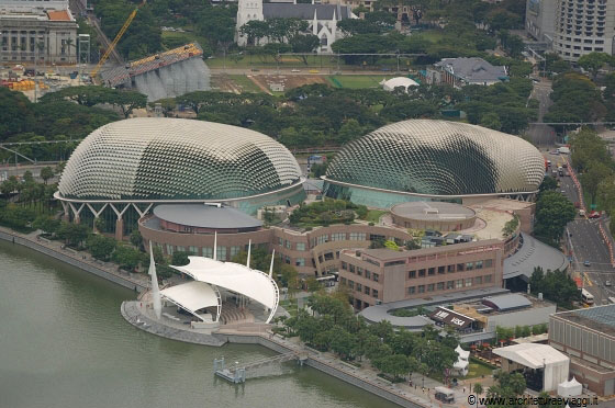 SINGAPORE - Il manifesto della Singapore contemporanea è l'Esplanade - Theatres on the Bay