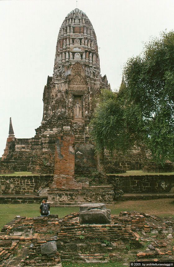 AIUTHAYA - Wat Ratchaburana - prang centrale a forma di pannocchia