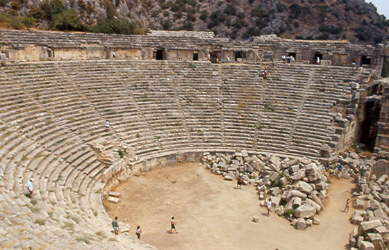 TOMBE RUPESTRI DI DEMRE - Il teatro di epoca romana nei pressi della necropoli