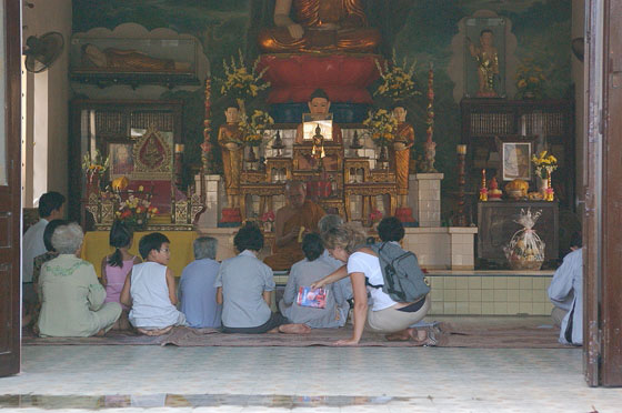 HUE' - Pagoda di Tang Quang: assisto alla preghiera o al 