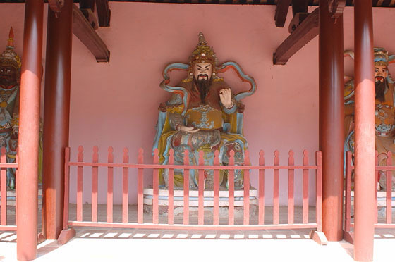 HUE' - Pagoda di Thien Mu: i guardiani della pagoda