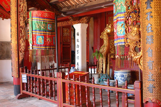 HANOI - Tempio di Ngoc Son: sala interna
