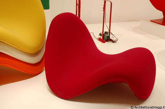 MIDTOWN MANHATTAN - MoMA: Tongue chair - Pierre Paulin, 1967