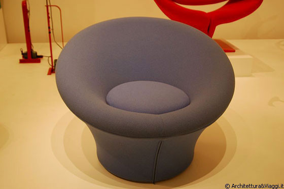 MIDTOWN MANHATTAN - MoMA: Mushroom Chair - Pierre Paulin, 1963