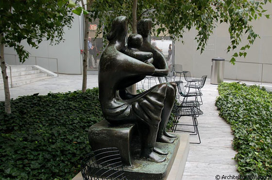 MoMA - Il giardino delle sculture: Family Group (1948 - 1949), Henry Moore