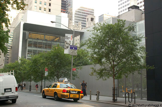 MoMA - L'intervento di Yoshio Taniguchi ha trasformato gli edifici originali creando un unico spazio al fine di integrare le varie fasi di costruzione