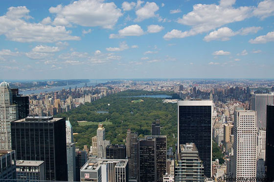NEW YORK CITY - La vista dall'alto di Manhattan è sensazionale e colpisce non tanto per i grattacieli, quanto per la loro assenza all'interno dei 340 ettari di verde di Central Park
