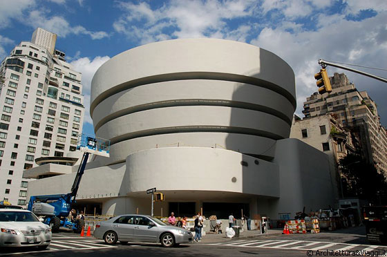 UPPER EAST SIDE - Il Guggenheim Museum   è uno dei simboli di New York City