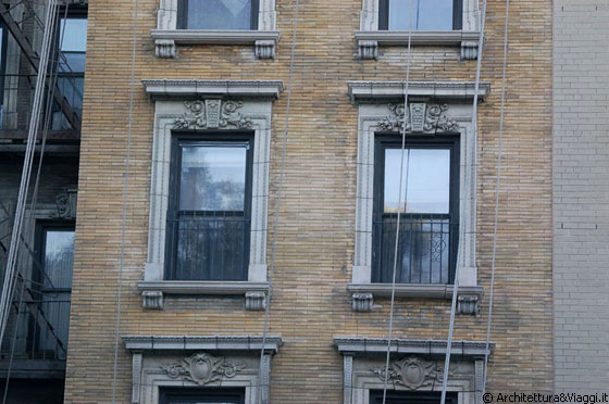 NEW YORK CITY - Anche questa facciata ha bisogno di una bella pulizia