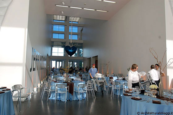 CHICAGO - MCA - A fine pomeriggio il museo diventa ristorante, una consuetudine per i musei americani