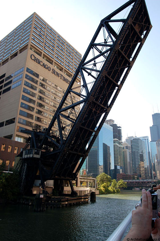 CHICAGO - Chicago è la città con il maggior numero di ponti mobili al mondo (attualmente 45) 