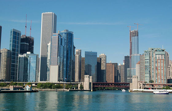 CHICAGO RIVER - L'imbarcazione Chicago's First Lady si dirige verso il Lake Michigan e al ritorno godiamo della bella vista d'insieme sulla città
