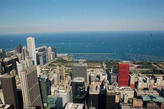 CHICAGO - Situata lungo le rive del lago Michigan, è soprannominata Second City e Windy City