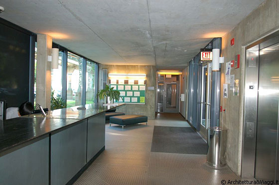 ILLINOIS INSTITUTE OF TECHNOLOGY - La hall interna della Casa dello studente
