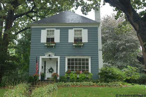 ILLINOIS - Questa casa in Forest Avenue a Oak Park in stile coloniale è stata costruita nel 1880