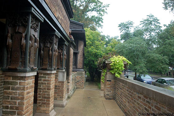 OAK PARK - Casa-studio di Wright - dal portico di accesso allo studio si accede anche al giardino antistante l'abitazione