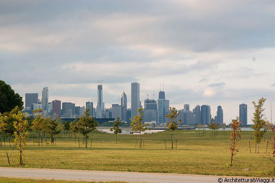 CHICAGO - Lo skyline della città visto dal lungolago a sud di Downtown