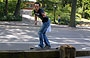MANHATTAN. Skateboard in Central Park - questo ragazzo si accorge che lo stiamo immortalando e ci saluta simpaticamente