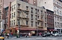 NEW YORK CITY. Columbus Avenue - rientriamo a piedi all'hotel prima di cena ed osserviamo la città e il Lincoln Center