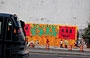 MANHATTAN. La riproduzione di un murale di Keith Haring, situato su un grande pezzo di calcestruzzo all'angolo tra Bowery e Houston