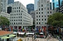 MIDTOWN MANHATTAN. Rockefeller Plaza: la Maison Francaise e il British Empire Building che si affacciano sulla Fifth Avevue 