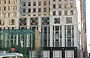MANHATTAN. Eleganza nei dettagli per gli edifici che si affacciano sulla sulla Fifth Avenue - oltre il cubo della Apple, il grattacielo oggi sede Frommer, Lawrence & Haug, LLP 