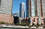 CHICAGO. L'alto grattacielo centrale è River East Center - arch. DeStefano & Partners, Ltd., 2001 (350 East Illinois Street)