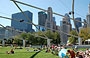 CHICAGO. Il grande prato di fronte al Jay Pritzker Pavilion con posti a sedere per concerti ideale durante l'estate 