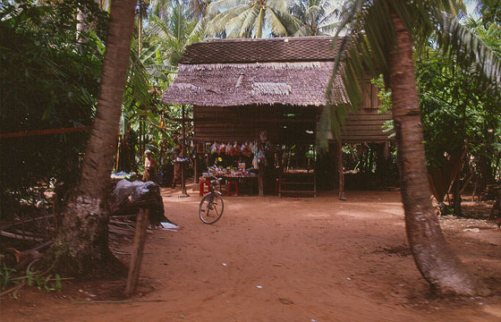 ANGKOR - Verso Banteay Srei e Kbal Spean - i villaggi nella foresta