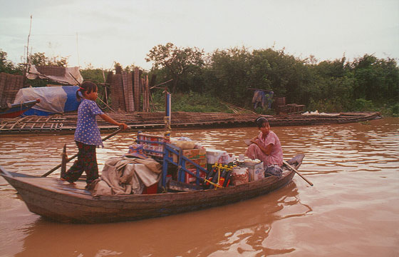 DINTORNI DI SIEM REAP - Il villaggio galleggiante di Chong Kneas - i trasporti