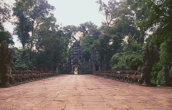 ANGKOR - Preah Khan - porta ovest (ingresso turistico)