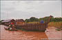 DINTORNI DI SIEM REAP. Tradizionali imbarcazioni fluviali al villaggio galleggiante di Chong Kneas 