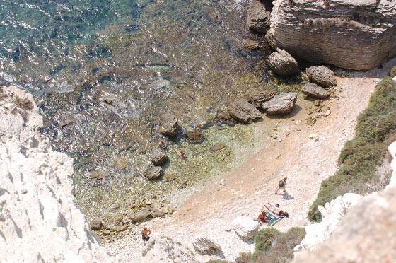 BONIFACIO - Plage de Sutta-Rocca vista dall'alto, dalla fine del sentiero delle falesie