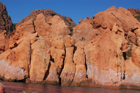 RISERVA NATURALE DI SCANDOLA - Le falesie di granito rosso a picco sul mare