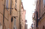 BONIFACIO. All'interno della Città vecchia, in rue des Deux Empereurs, la strada principale della città durante la dominazione genovese, vi soggiornarono Carlo V e Napoleone I