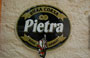 CORSICA. Al Modern Bar di Evisa sorseggiamo una birra Pietra, la birra ambrata corsa aromatizzata con castagne insieme ad un gustoso panino con i tradizionali insaccati