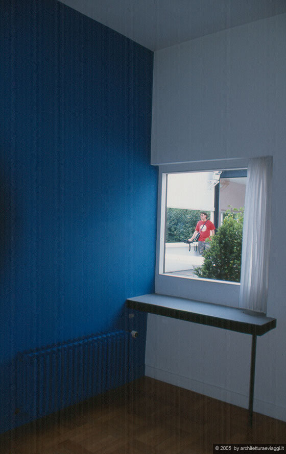 VILLA SAVOYE - POISSY - La finestra del boudoir si affaccia sul giardino pensile
