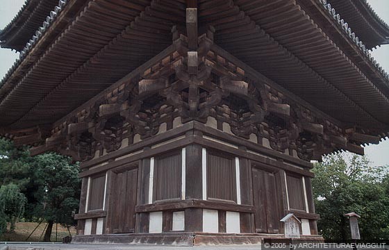 NARA - Kofuku-ji - particolare della Pagoda a cinque piani 