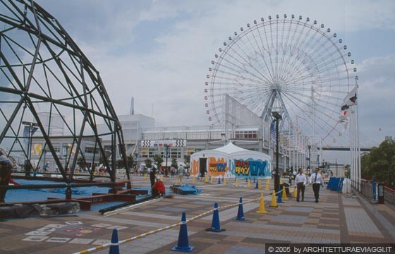 OSAKA  - Tempozan: la grande ruota panoramica 