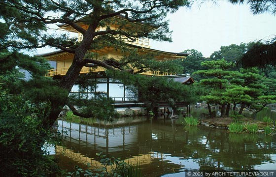 KINKAKU-JI - Funa asobi (boating pond), ovvero giardino creato intorno a un lago che andrebbe osservato da una barca