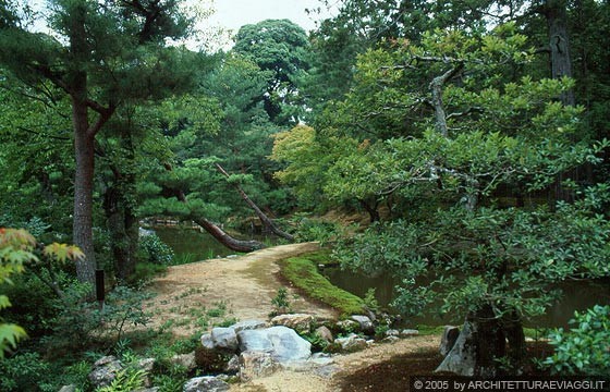 KYOTO NORD-OVEST - KINKAKU-JI - il percorso tra alberi, stagni, elementi rivelati e nascosti, 