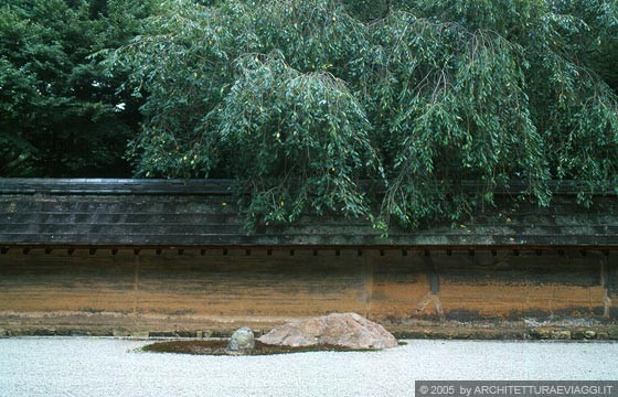 RYOANJI TEMPLE - Karesansui o giardino secco - la composizione di 15 rocce nel 