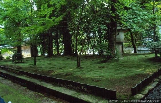 KYOTO NORD-OVEST - RYOANJI TEMPLE - vegetazione e muschio verde