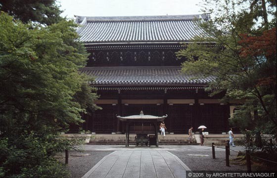 NANZEN-JI - Sanmon: vista tergale dal viale che conduce al tempio